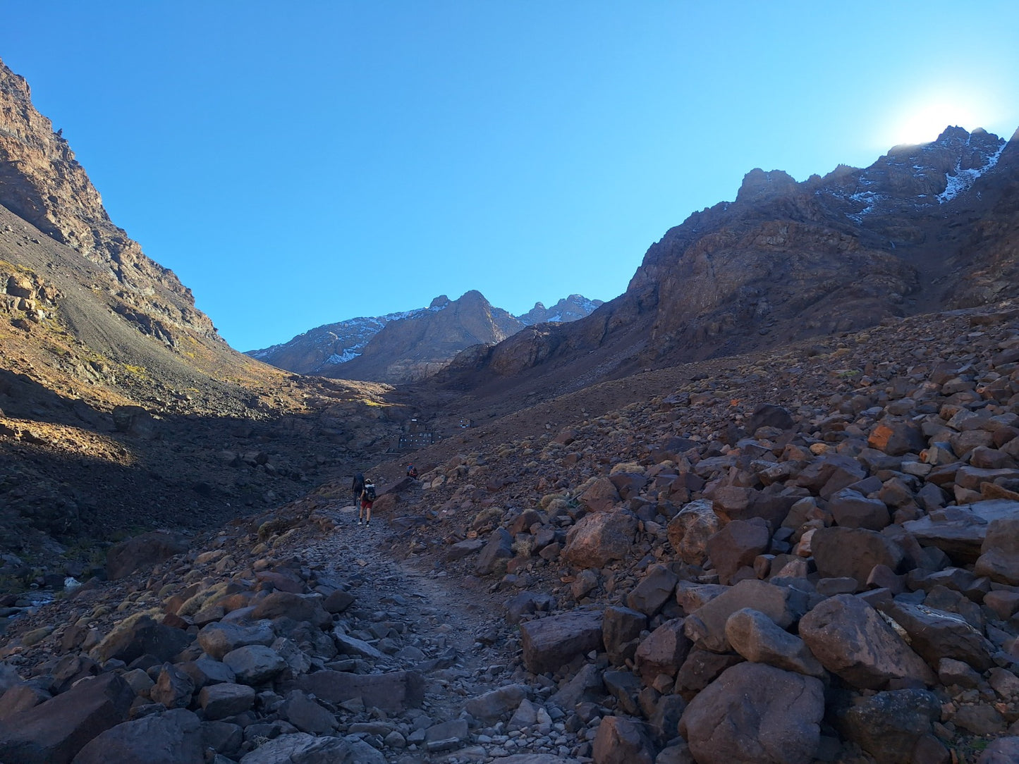 Gipfelabenteuer: Trekking im Hohen Atlas und Besteigung des Mount Toubkal