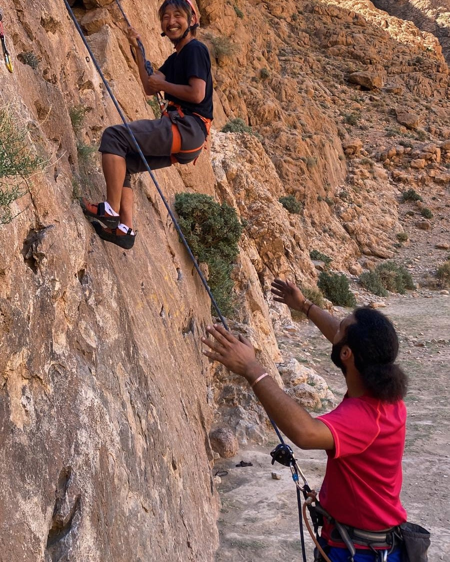 Marruecos de Emociones Fuertes: 10 Días de Aventura en Quads, Escalada, Paracaidismo y Surf
 