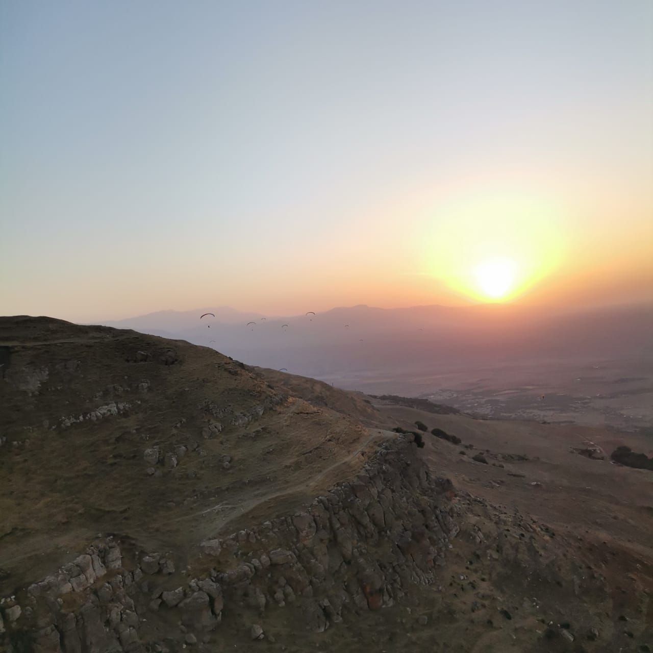 Marruecos de Emociones Fuertes: 10 Días de Aventura en Quads, Escalada, Paracaidismo y Surf
 