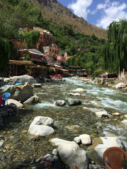 Gipfelabenteuer: Trekking im Hohen Atlas und Besteigung des Mount Toubkal