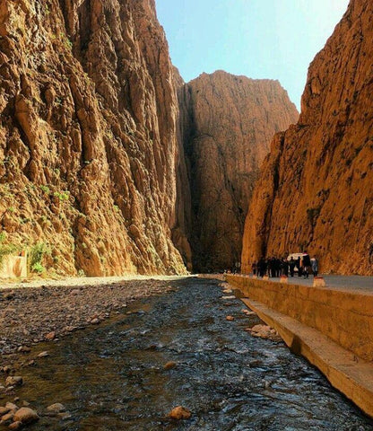 Marruecos de Emociones Fuertes: 10 Días de Aventura en Quads, Escalada, Paracaidismo y Surf
 