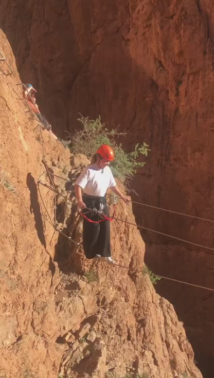 Marruecos de Emociones Fuertes: 10 Días de Aventura en Quads, Escalada, Paracaidismo y Surf
 