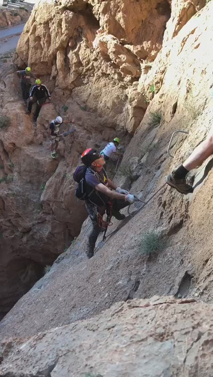 Marruecos de Emociones Fuertes: 10 Días de Aventura en Quads, Escalada, Paracaidismo y Surf
 